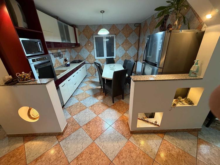 Apartament cu 2 camere decomandat în Runcu