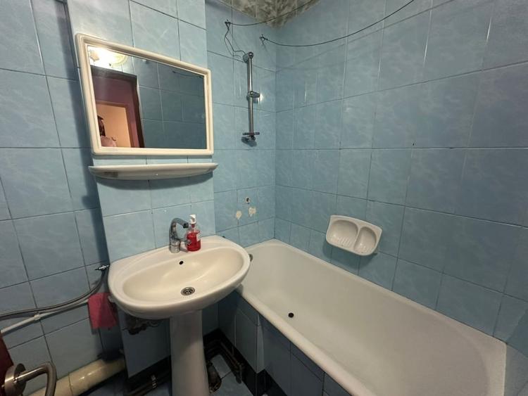 Apartament cu 3 camere semidecomandat în Cugir
