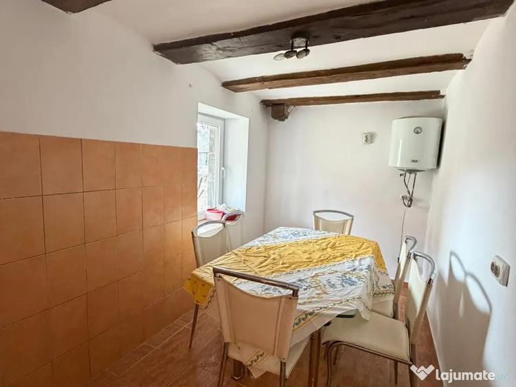 Casă cu 2 camere în Saschiz