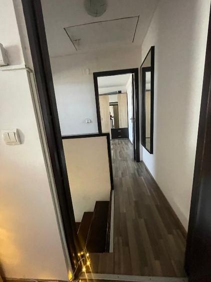 Apartament cu 3 camere decomandat, mobilat în Titan
