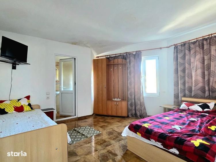 Spațiu comercial, de 1,000 mp, în Central