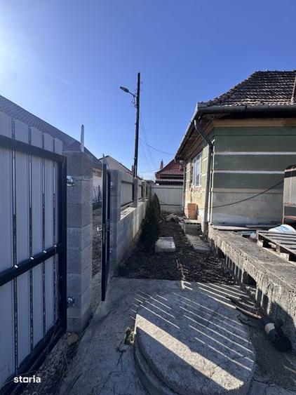 Casă cu 2 camere cu Teren 400 Mp în Central