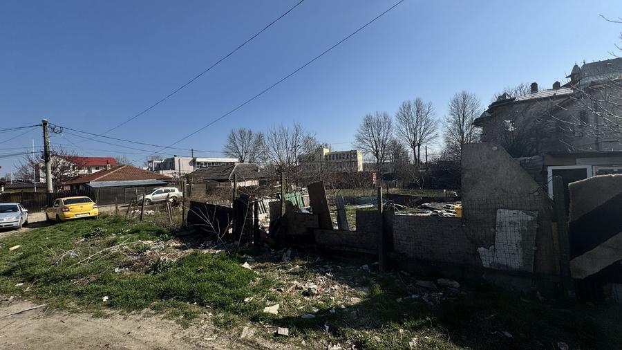 Teren Construcții intravilan de 1028 mp, în