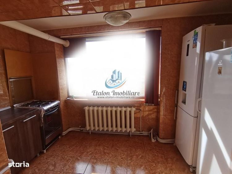 Apartament cu 3 camere decomandat în 1 Mai