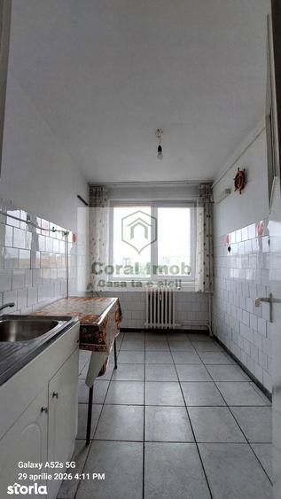 Apartament cu 2 camere semidecomandat în Tei