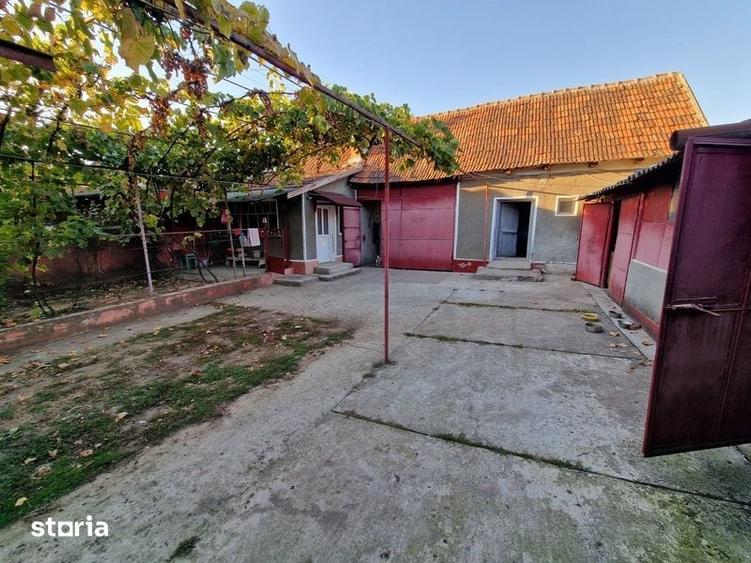 Casă cu 4 camere cu Teren 120 Mp în Saca