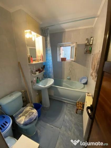 Apartament cu 3 camere decomandat în 1 Mai