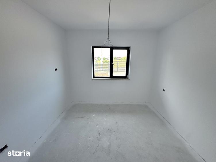 Casă cu 4 camere cu Teren 500 Mp în Rediu