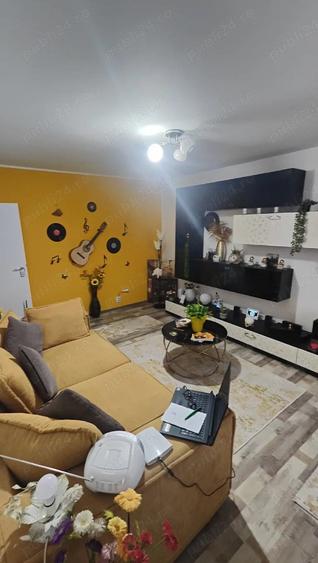 Apartament cu 2 camere decomandat în Girocului