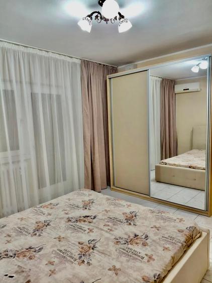 Apartament cu 3 camere decomandat în Nerva Traian
