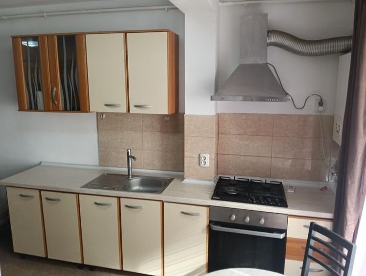 Inchiriez apartament 2 camere MT - 8