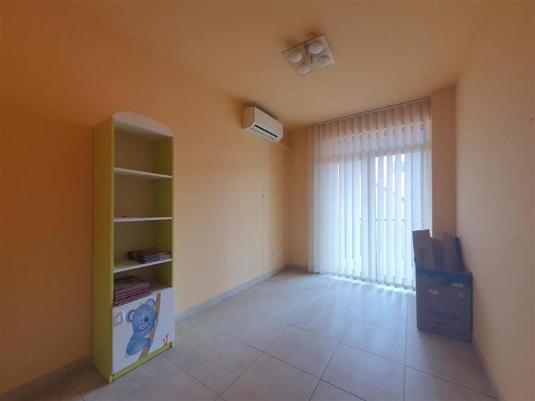 Apartament cu 3 camere decomandat, mobilat în Fabric