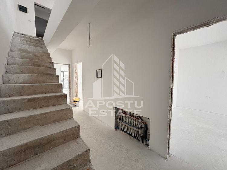 Duplex cu 6 camere cu Canalizare în Chișoda