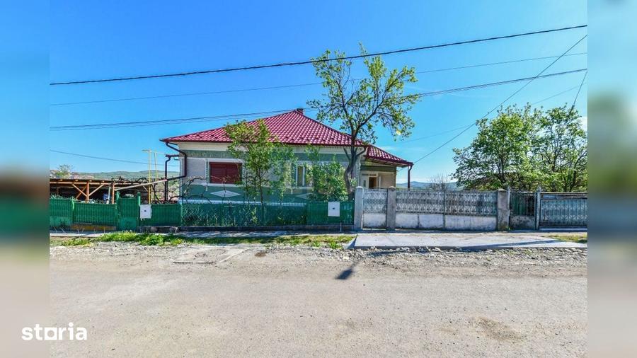 Casă cu 5 camere cu Teren 2594 Mp în Sic