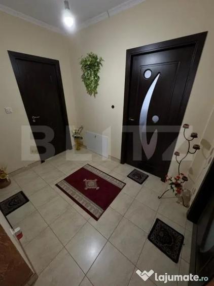 Casă cu 6 camere cu Teren 800 Mp în Vetiș