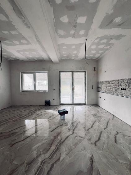 Duplex cu 4 camere cu Canalizare în Moșnița Nouă