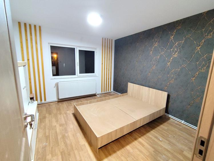 Apartament cu 3 camere decomandat în CET