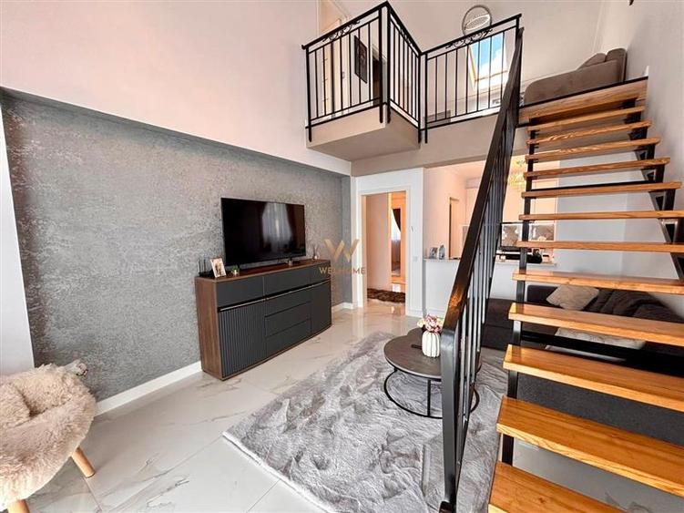 Penthouse cu 5 camere semidecomandat, mobilat în Cristian