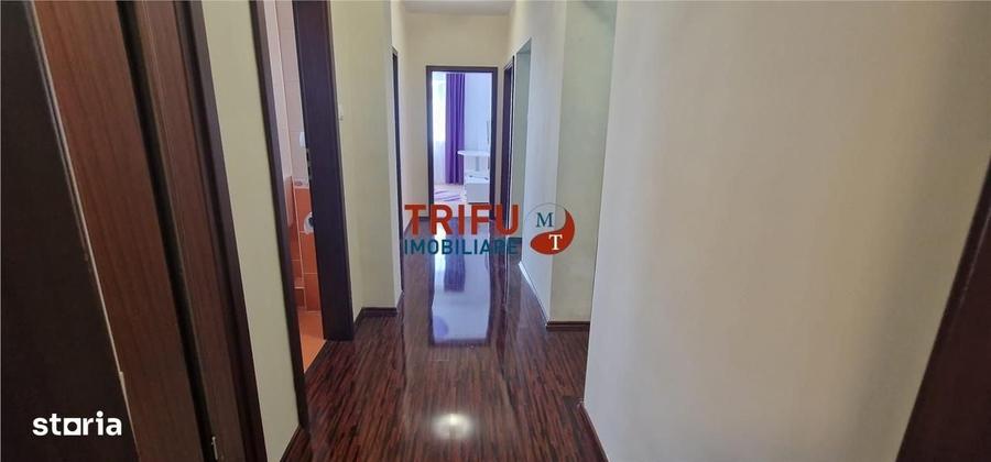 Apartament cu 4 camere decomandat în Cetate