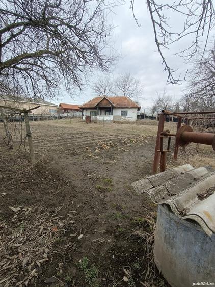 Casă cu 3 camere cu Teren 2394 Mp în Fărcășești