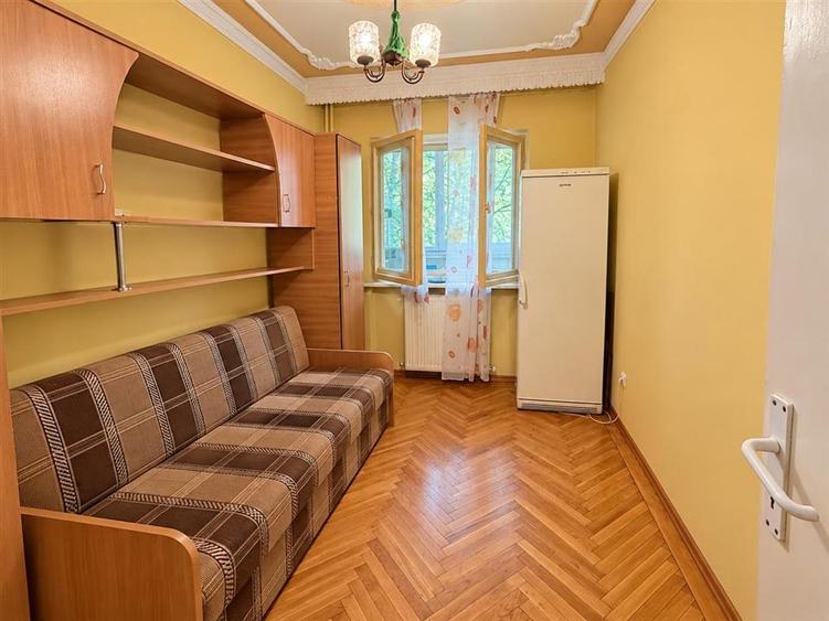 Apartament cu 4 camere decomandat, mobilat în Vasile Aaron