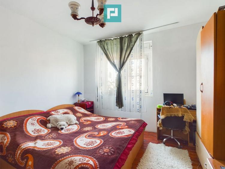 Casă cu 5 camere cu Teren 3950 Mp în Dorobanți