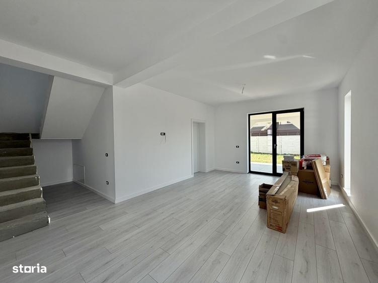 Duplex 4 camere, parter+etaj, 104mp utili, 270mp teren in Giroc - 1
