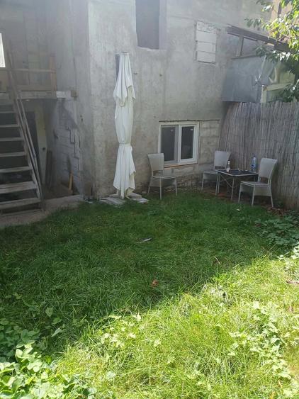 Casă cu Teren 250 Mp în Central