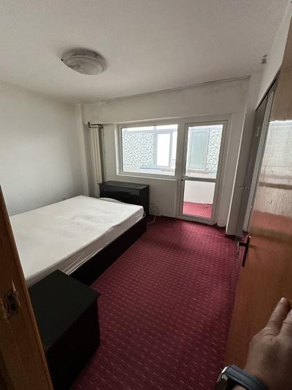 Apartament cu 4 camere decomandat în Nicolae Bălcescu