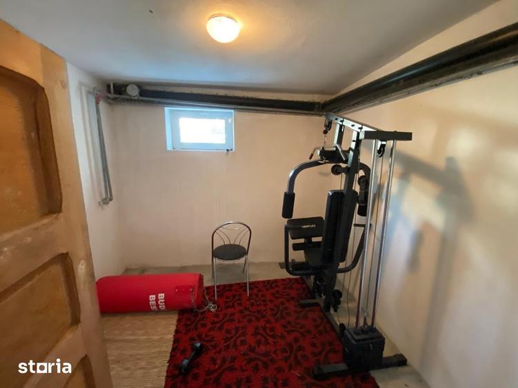 Casă cu 5 camere decomandat cu Teren 260 Mp în Crângași