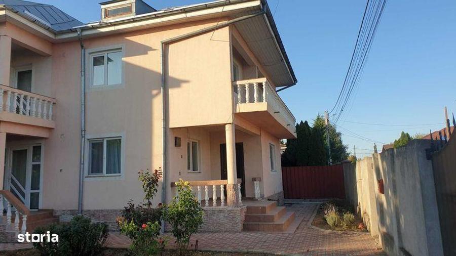 Casă cu 4 camere cu Teren 237 Mp în Golești