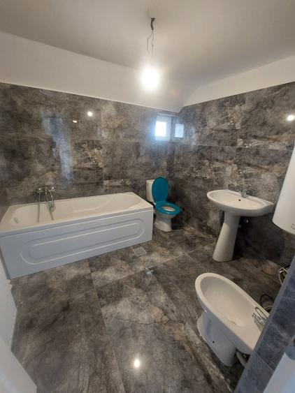 Casă cu 4 camere în Preajba