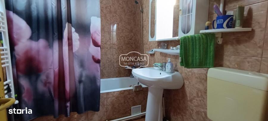 Apartament cu 3 camere decomandat în Central