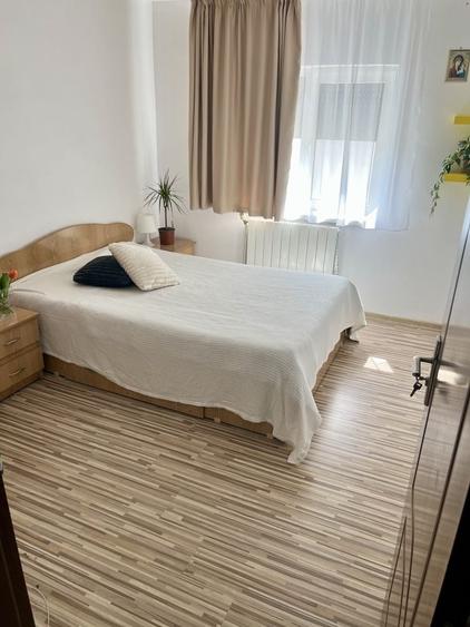 Apartament cu 4 camere decomandat în Central