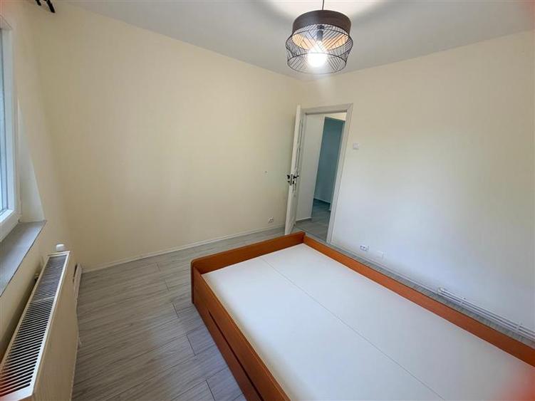 Apartament cu 2 camere decomandat, mobilat în Dacia