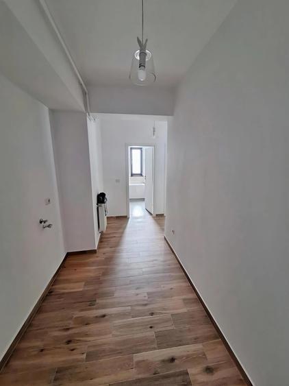 Garsonieră decomandată în Est