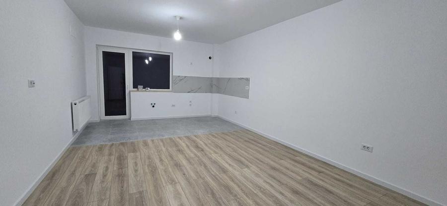 Apartament cu 2 camere decomandat în Tractorul