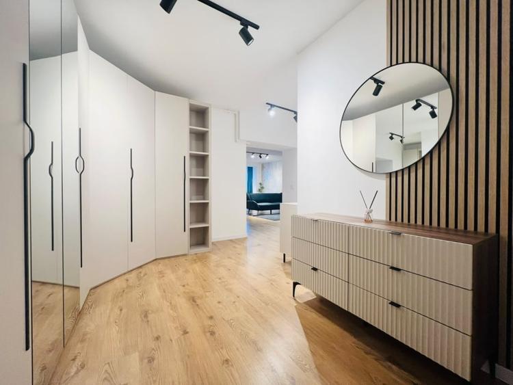 Apartament cu 2 camere semidecomandat, mobilat în Pipera