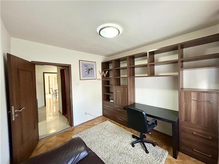 Apartament cu 3 camere decomandat în Central