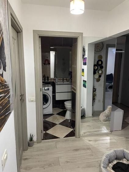 Apartament cu 3 camere decomandat, mobilat în Baicului