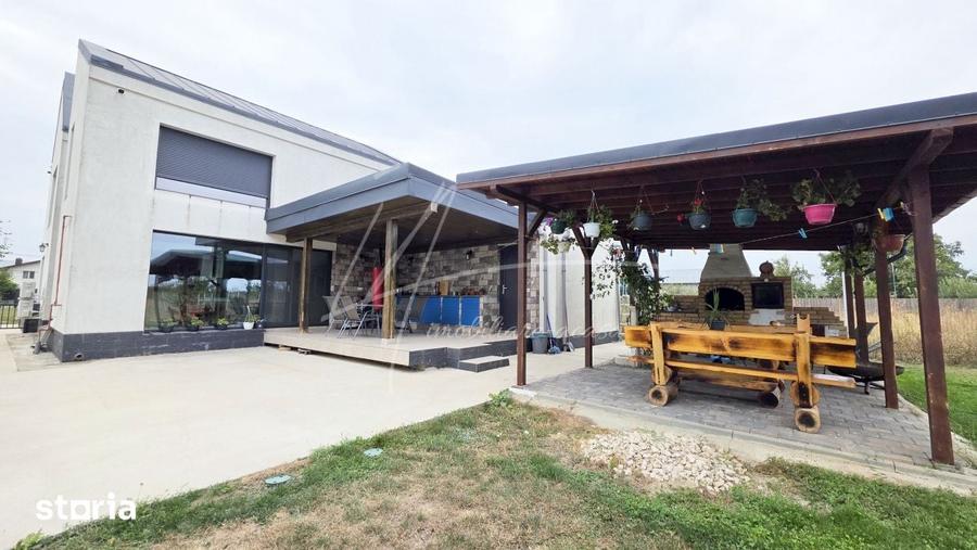 Casă cu 5 camere cu Teren 1500 Mp în Cernica
