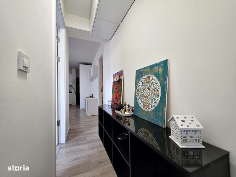 Apartament cu 3 camere semidecomandat în Tâncăbești