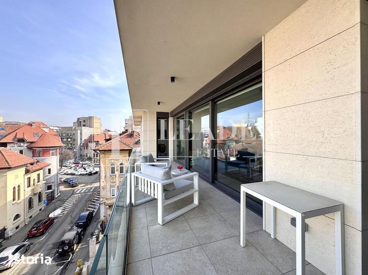 Apartament cu 3 camere semidecomandat în Dacia