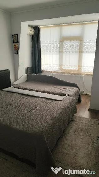 Apartament cu 3 camere semidecomandat în Gara