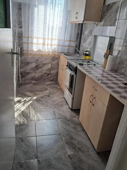 Apartament cu 3 camere decomandat în Ostroveni