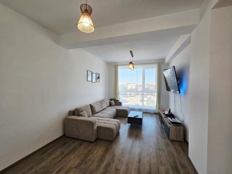 Apartament cu 2 camere decomandat, mobilat în Central