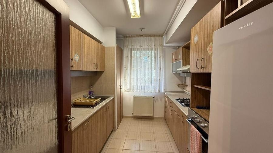 Apartament cu 2 camere decomandat în Berceni