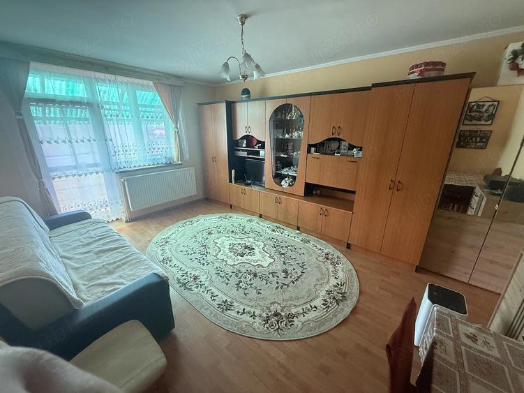 Apartament cu 2 camere decomandat în Livada