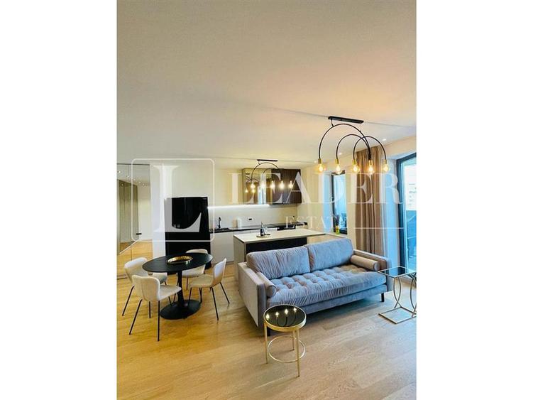 Apartament cu 3 camere decomandat, mobilat în Barbu Văcărescu
