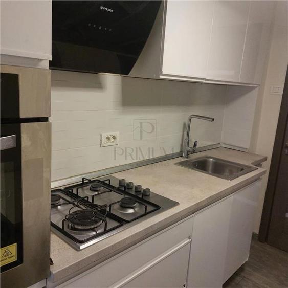 Apartament cu 3 camere decomandat în Complex Studențesc